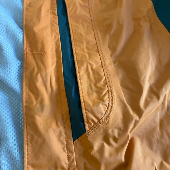 Men’s Columbia Rain Jacket - Picture 6 of 11